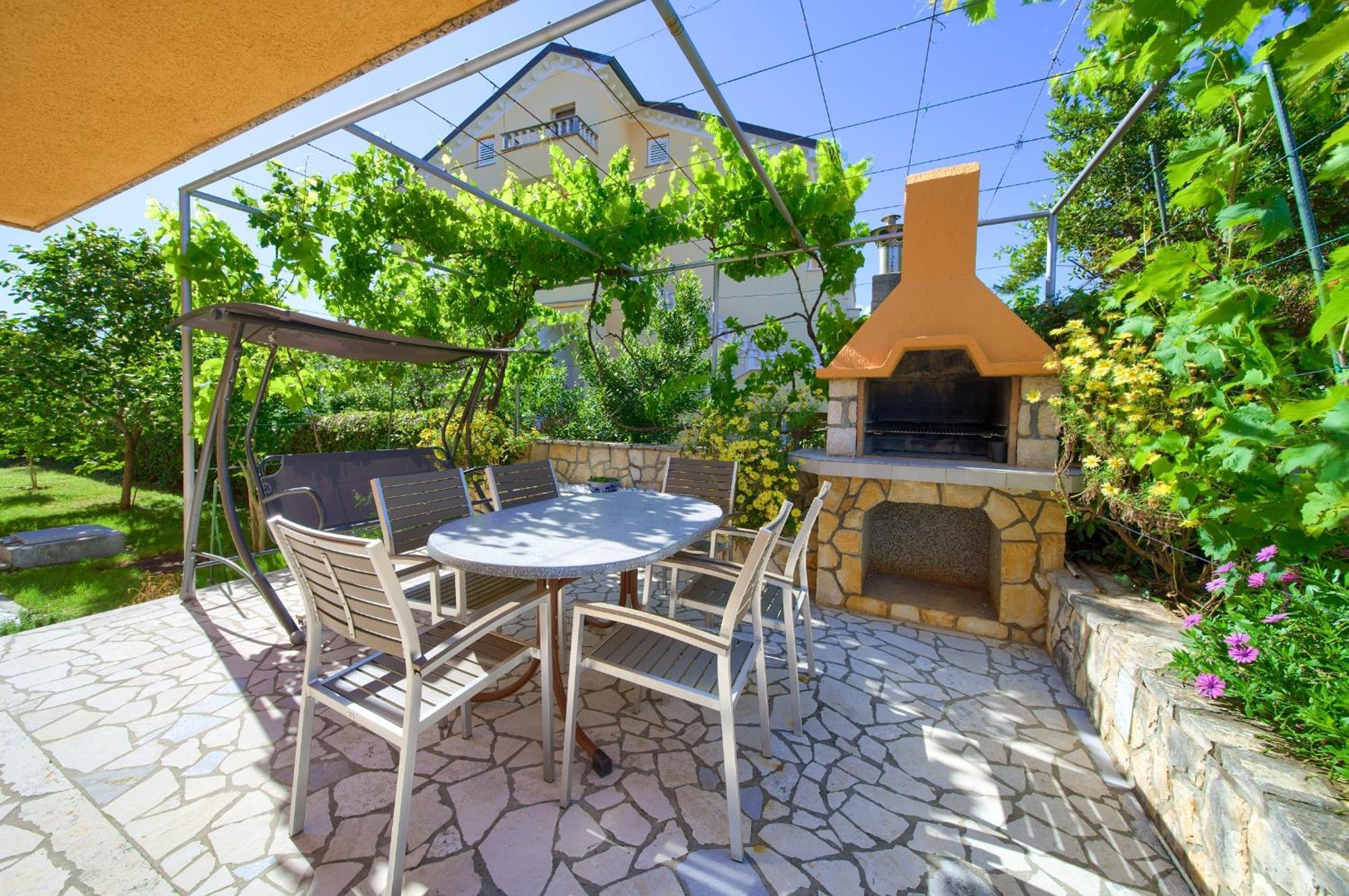 Apartment Bazina - Airconditioning, Parking, 500M From The Beach Krk Town Exterior photo